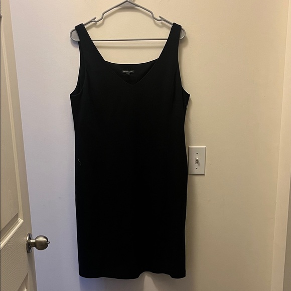 Eileen Fisher Dresses & Skirts - Eileen Fisher Black Sleeveless V-Neck Midi Dress size large